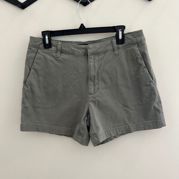 BANANA REPUBLIC- army green chino shorts - Picture 1 of 3